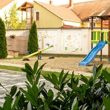 Platina Apartman Apartment Sárvár Екстериор снимка